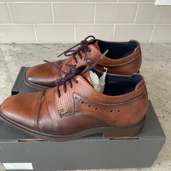 Stacy Adam’s Boys size 1 Dress shoes - Picture 3 of 8